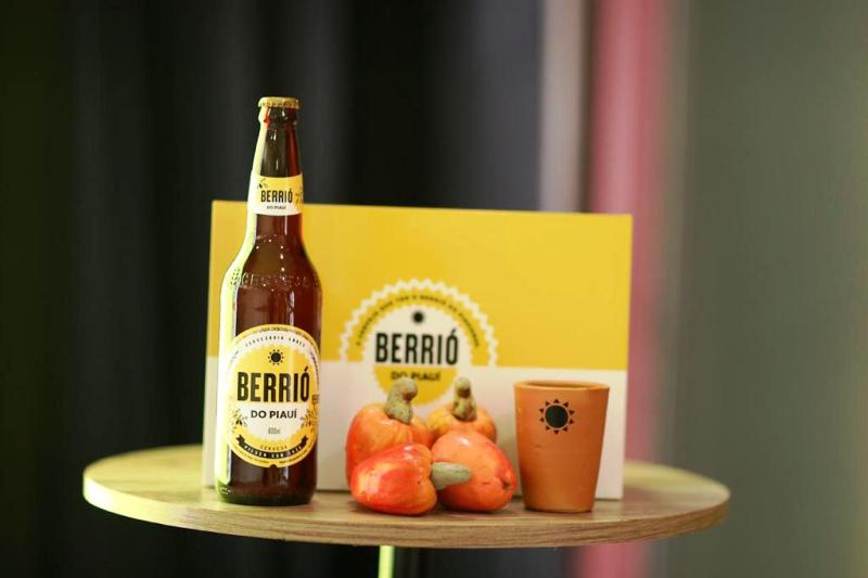 A cerveja Berrió tem este nome em homenagem ao período mais quente do ano em Teresina, o B-R-O-Bró (Fotos: divulgação).